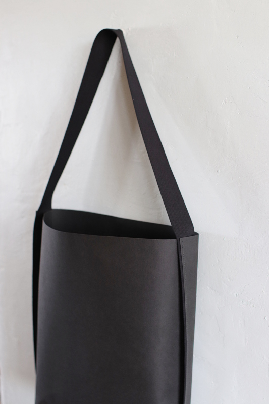torba z papieru Po prostu Czarna torba_simple_czarna_3